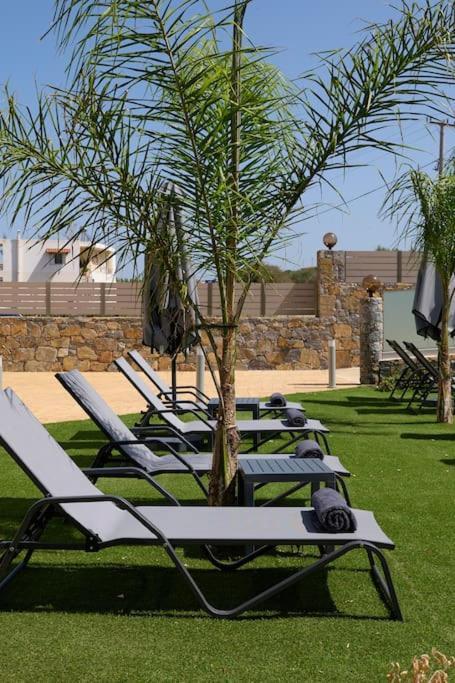 Ferienwohnung Comfy Apartmt Near Beach With Pool Dining Area Stavromenos Exterior foto